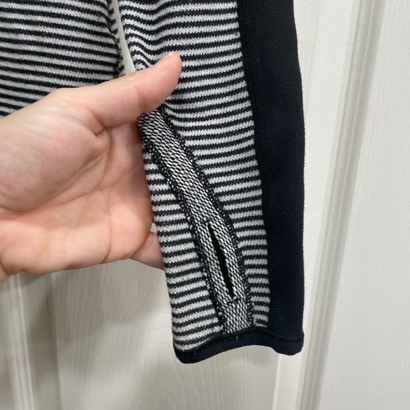 Lululemon- Pullover - Picture 2 of 6